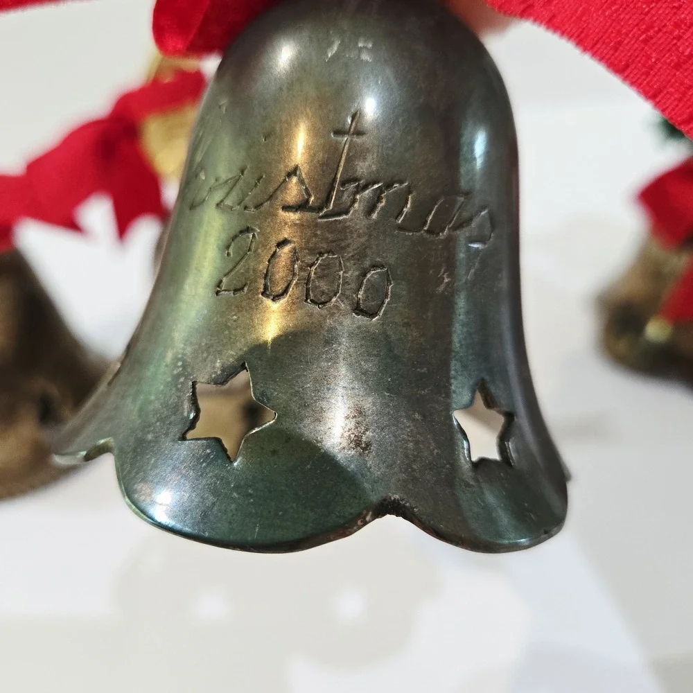 Lot Of 9 Vintage International Silverplate Co. Silver Plated Bells Christmas